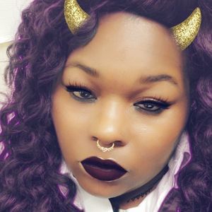 Meet your Posher, Latia